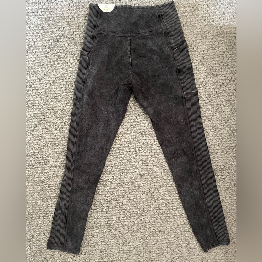 Aerie Offline grey acid washed legging new with tags size large